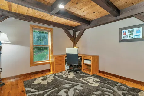 47 White Plains Avenue Londonderry NH 03053