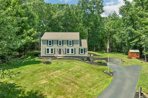 47 White Plains Avenue Londonderry NH 03053