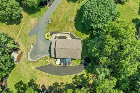 47 White Plains Avenue Londonderry NH 03053