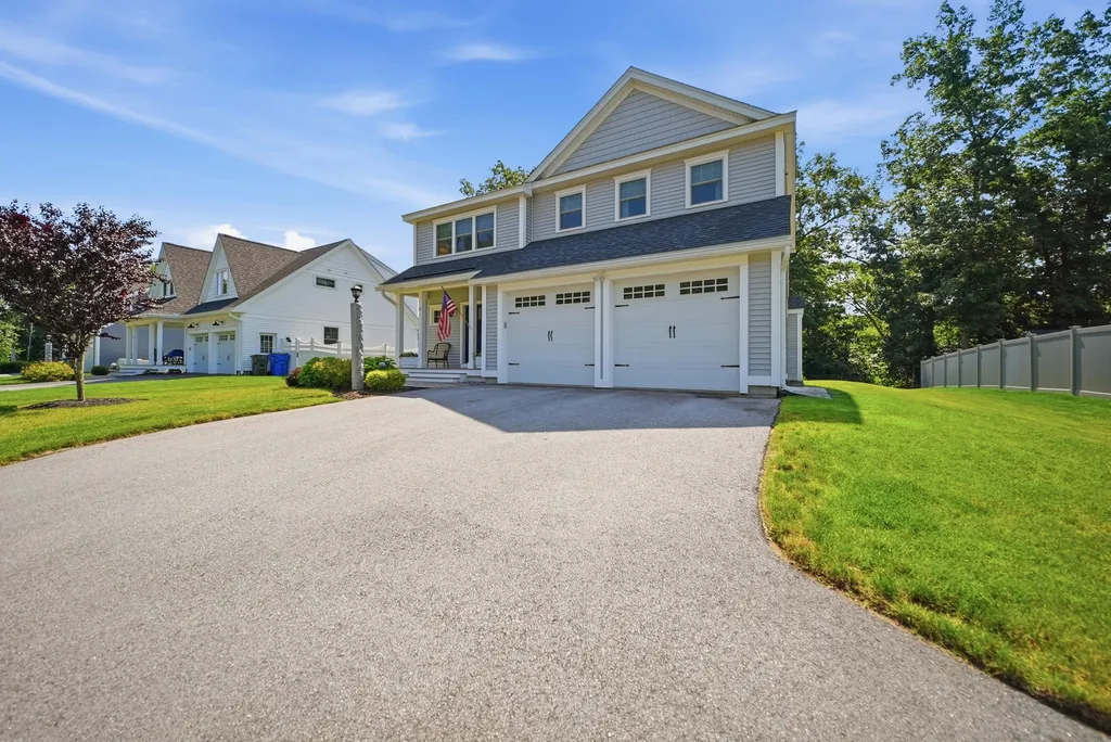 37 Clover Lane Londonderry NH 03053
