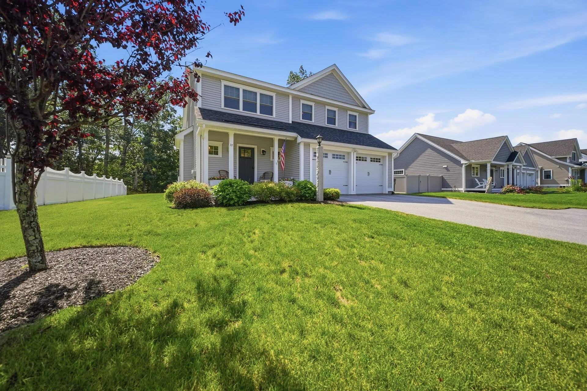 Londonderry NH, 37 Clover Lane
