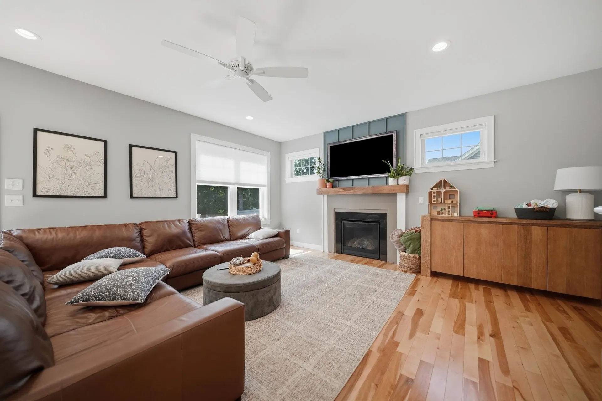 37 Clover Lane Londonderry NH 03053