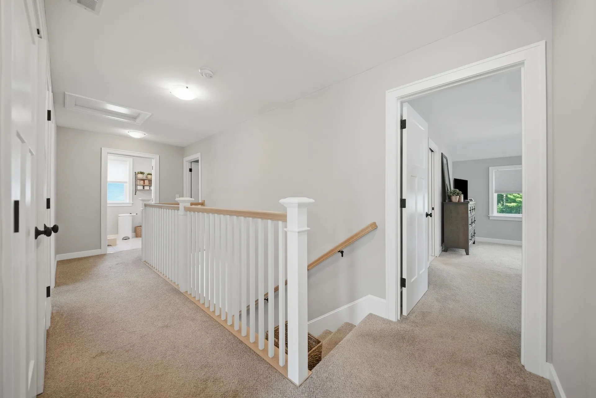 37 Clover Lane Londonderry NH 03053