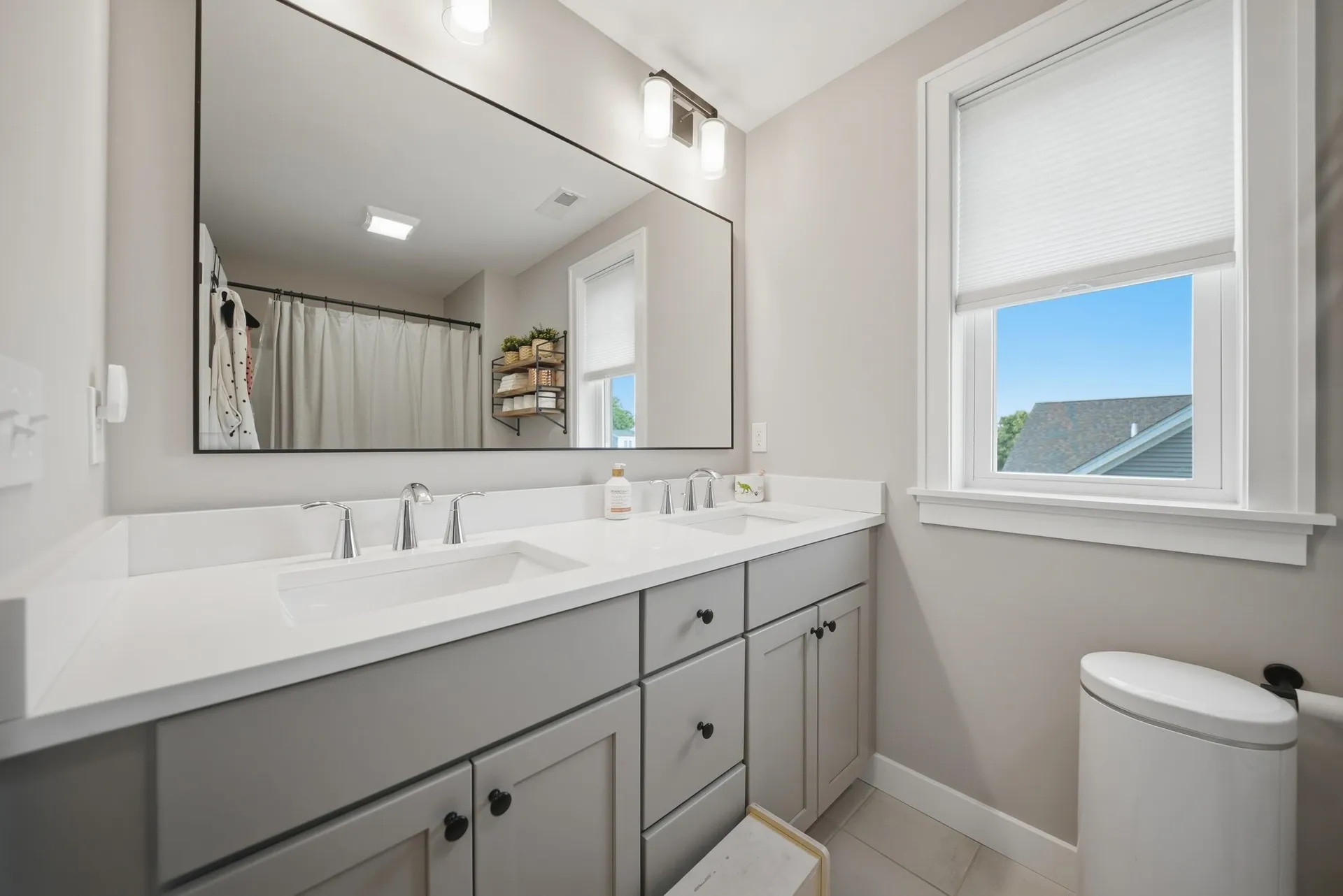 37 Clover Lane Londonderry NH 03053