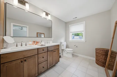 37 Clover Lane Londonderry NH 03053