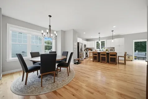 37 Clover Lane Londonderry NH 03053
