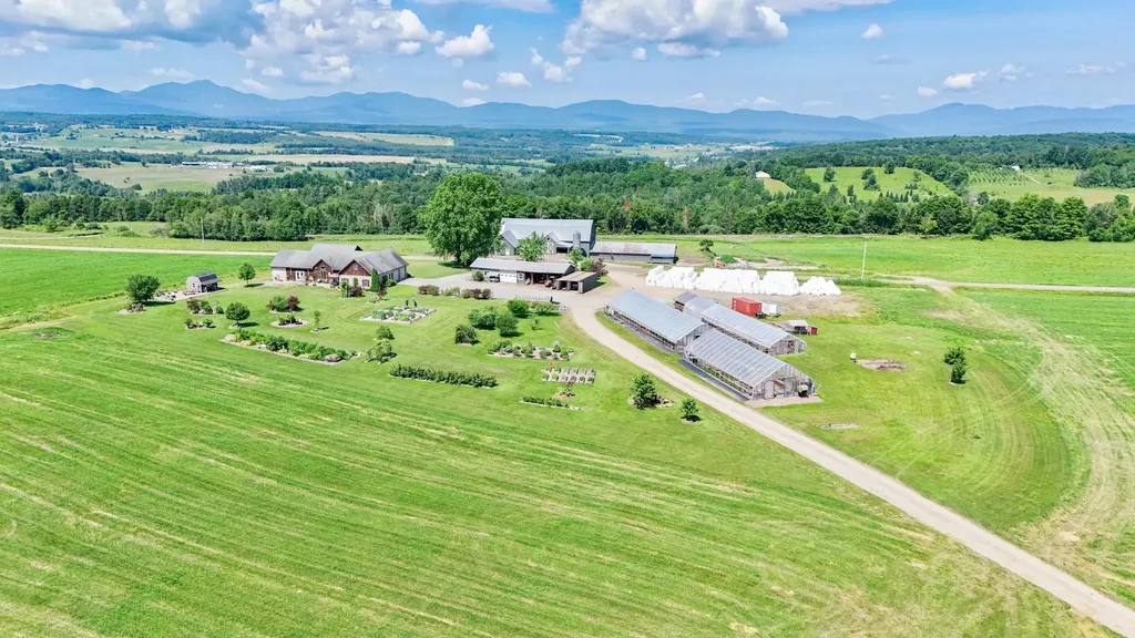 918 Armstrong Road Newport Town VT 05857