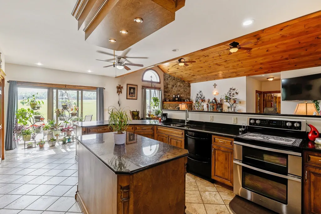 918 Armstrong Road Newport Town VT 05857