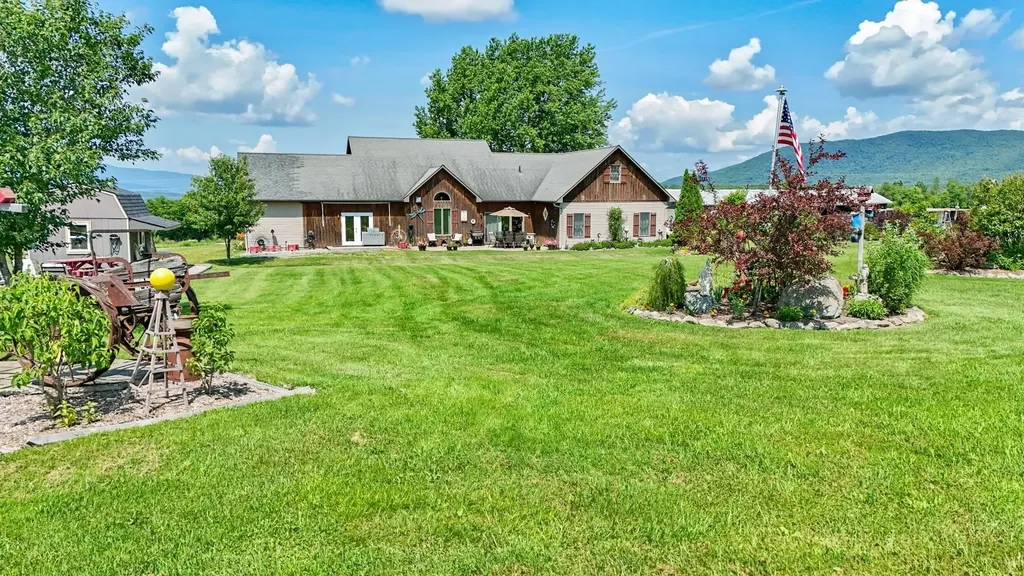 918 Armstrong Road Newport Town VT 05857