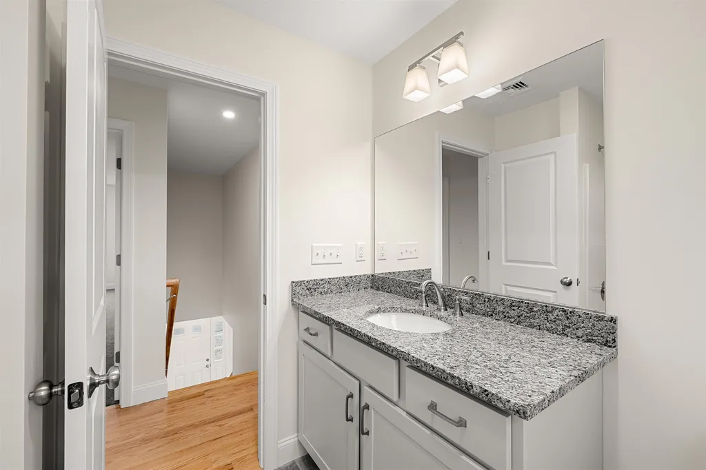 7B Violette Drive Epping NH 03042