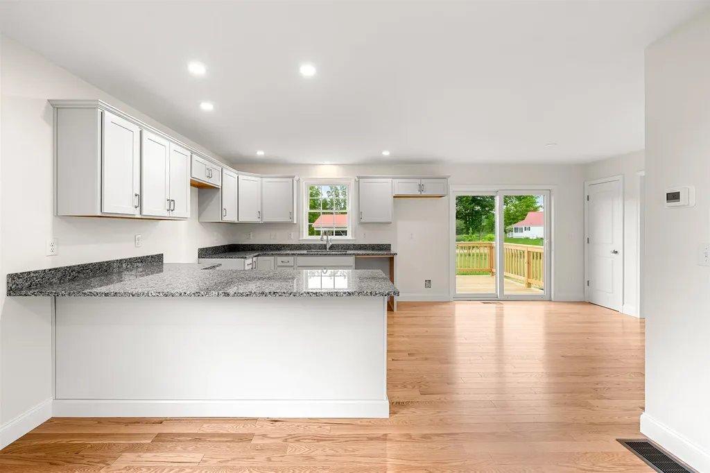 7B Violette Drive Epping NH 03042