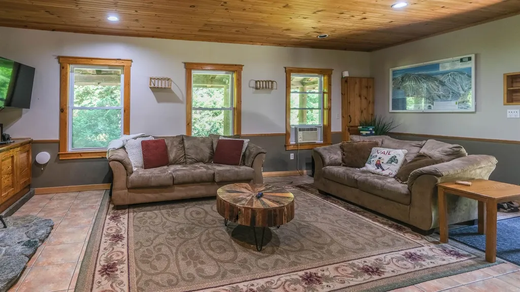 96 Paradise Lane Mount Holly VT 05758