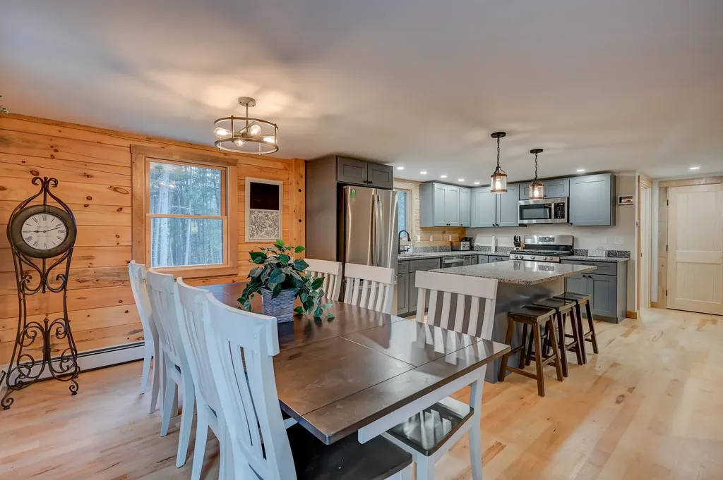 13 Thusis Road Madison NH 03849