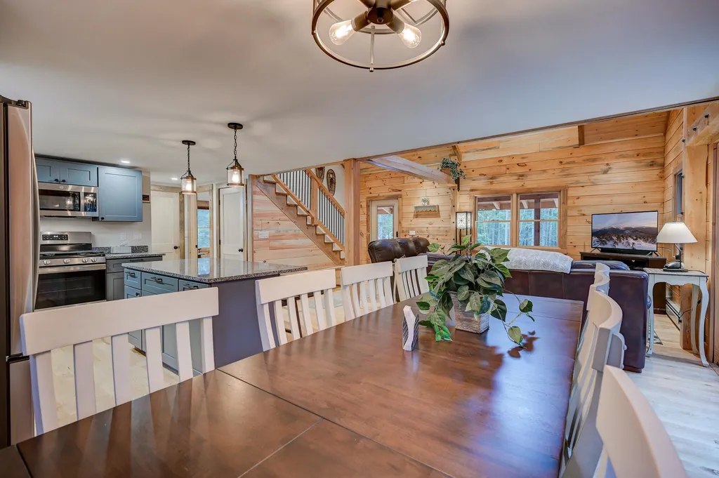 13 Thusis Road Madison NH 03849