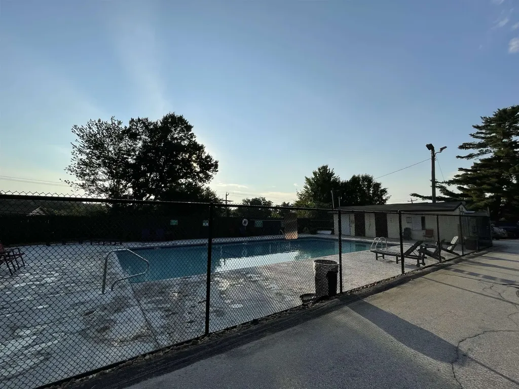 124 Mammoth Road Hooksett NH 03106