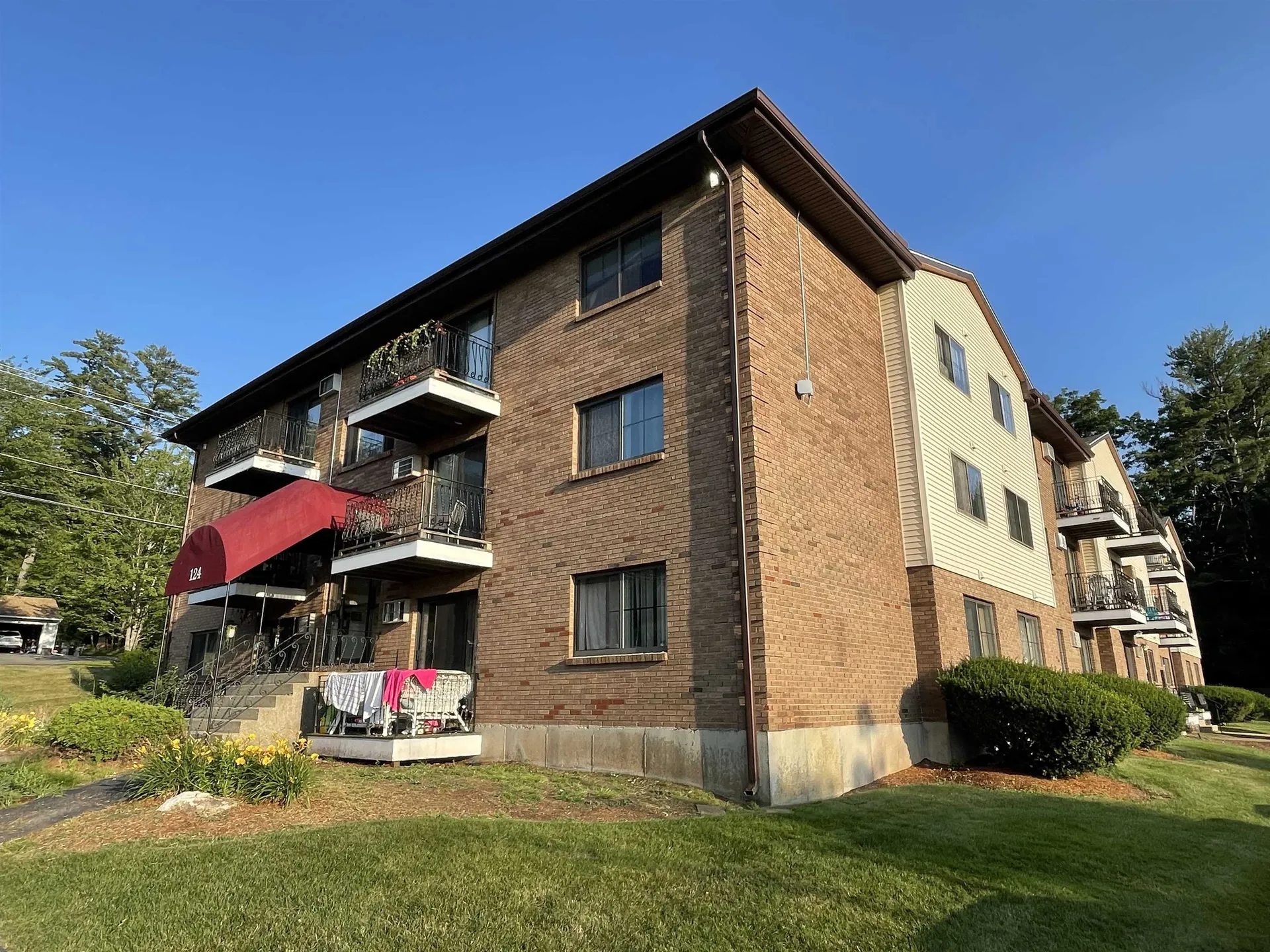 124 Mammoth Road Hooksett NH 03106