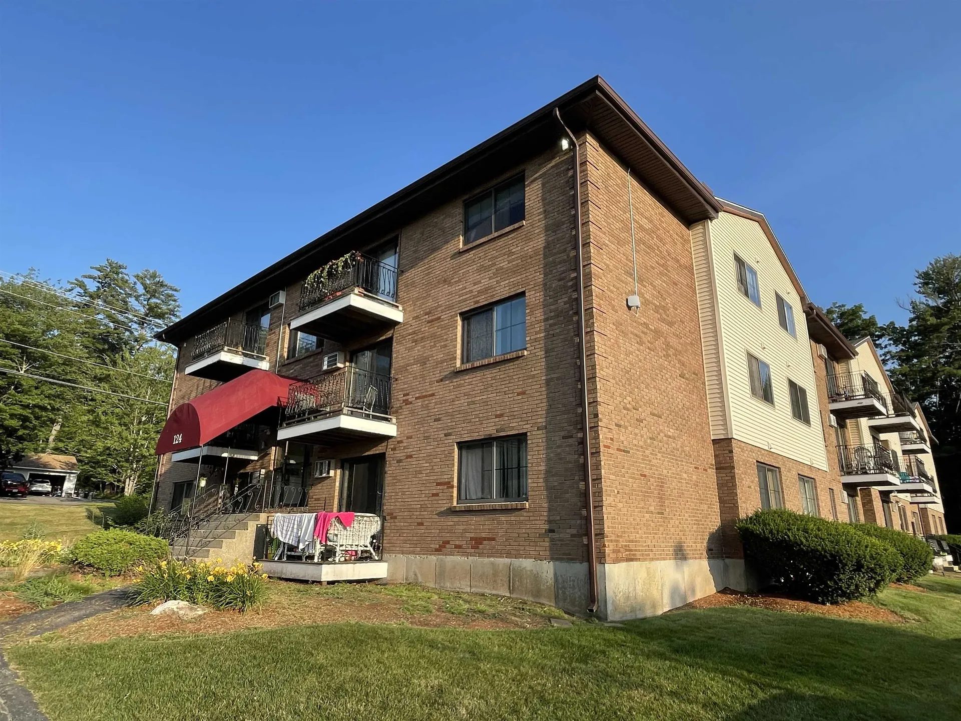 124 Mammoth Road Hooksett NH 03106