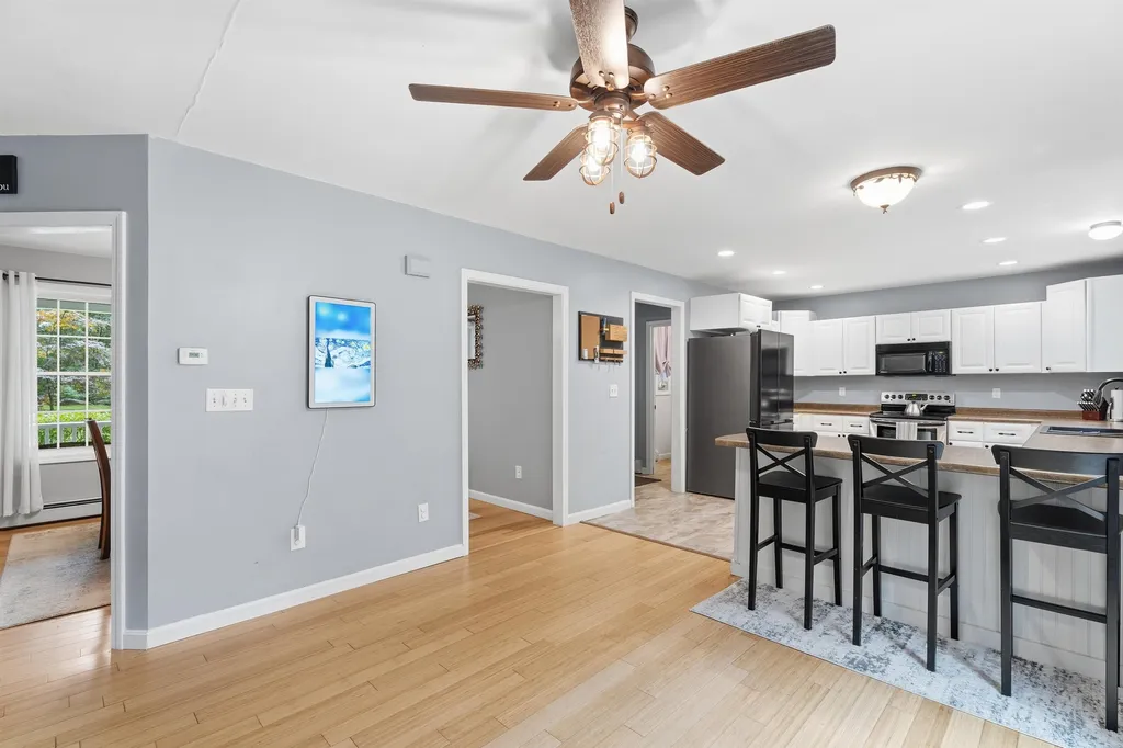 8 Tyler Drive Londonderry NH 03053