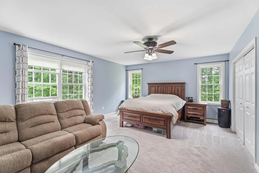 8 Tyler Drive Londonderry NH 03053