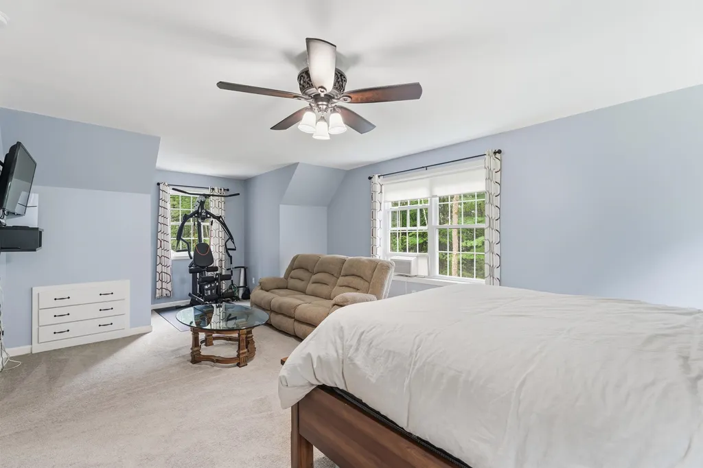 8 Tyler Drive Londonderry NH 03053