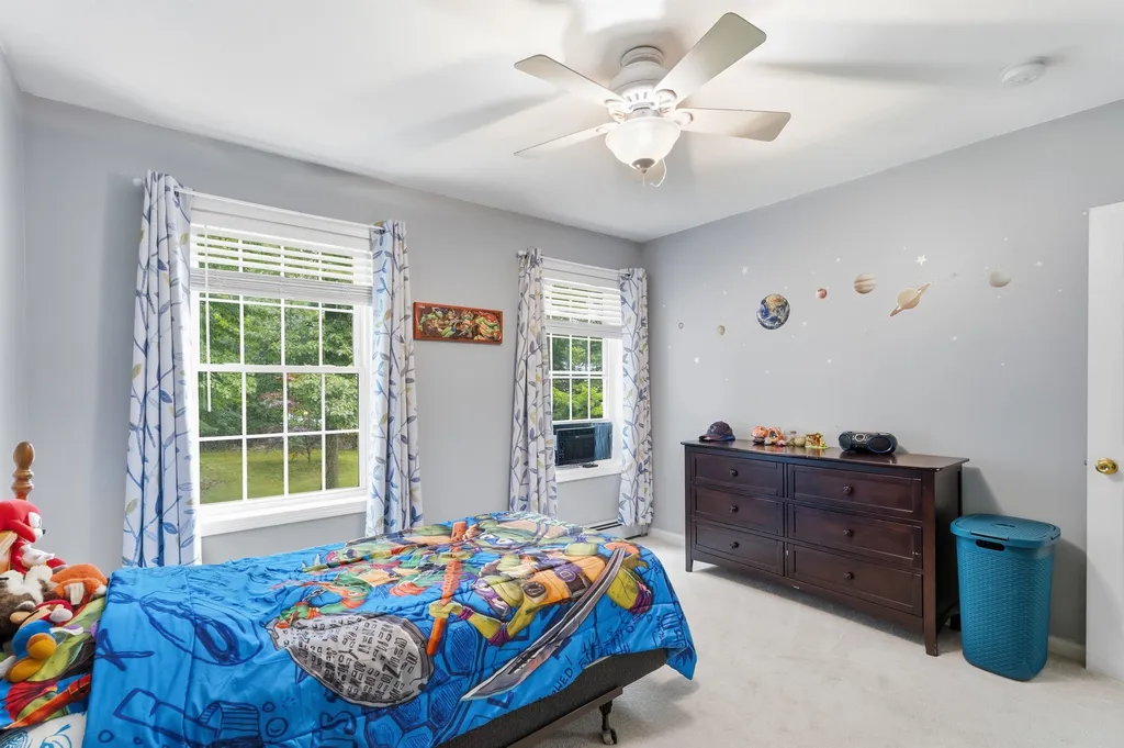 8 Tyler Drive Londonderry NH 03053