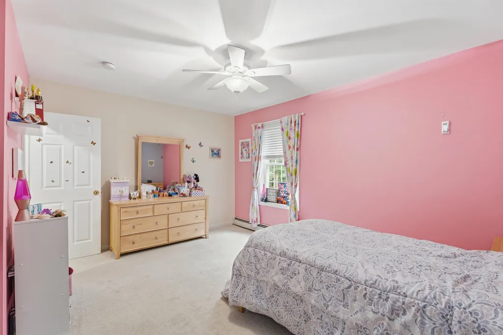 8 Tyler Drive Londonderry NH 03053
