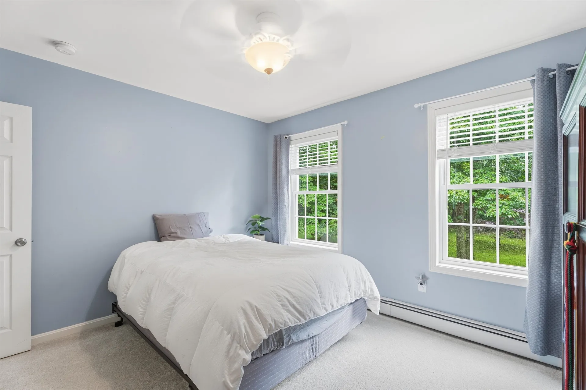 8 Tyler Drive Londonderry NH 03053