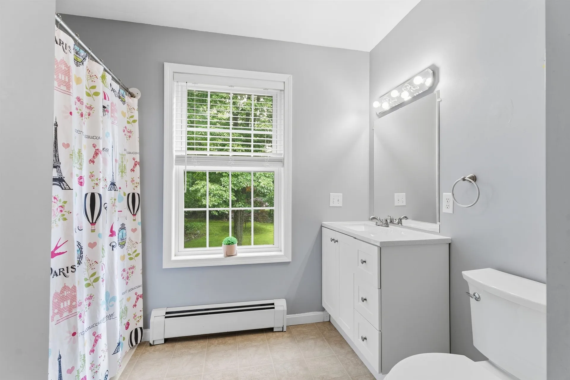 8 Tyler Drive Londonderry NH 03053