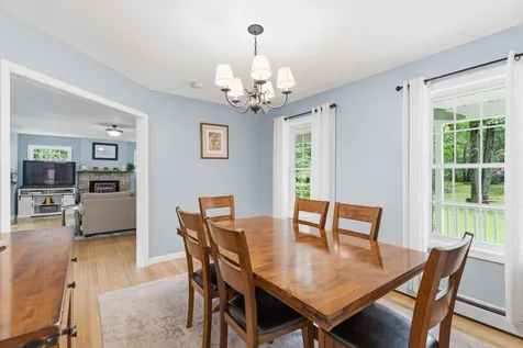 8 Tyler Drive Londonderry NH 03053