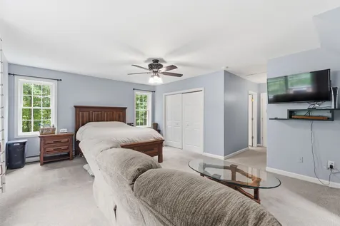 8 Tyler Drive Londonderry NH 03053