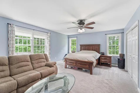 8 Tyler Drive Londonderry NH 03053