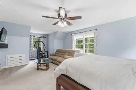 8 Tyler Drive Londonderry NH 03053