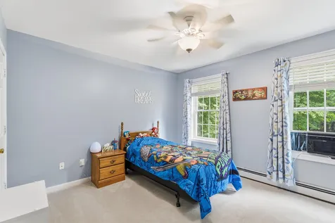 8 Tyler Drive Londonderry NH 03053