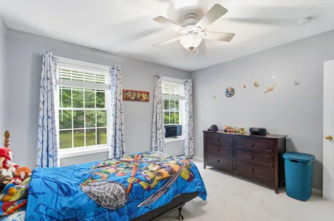 8 Tyler Drive Londonderry NH 03053