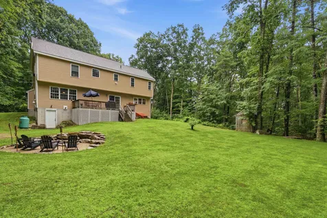 8 Tyler Drive Londonderry NH 03053