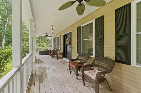 8 Tyler Drive Londonderry NH 03053