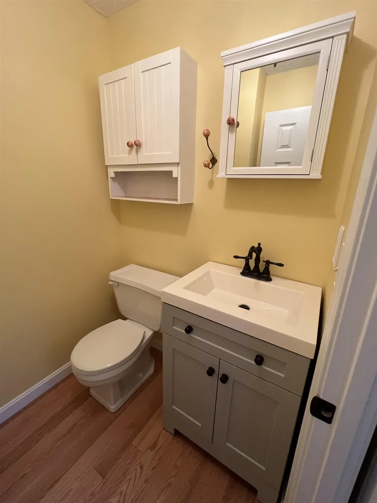 32 Cannongate Iii Road Nashua NH 03063