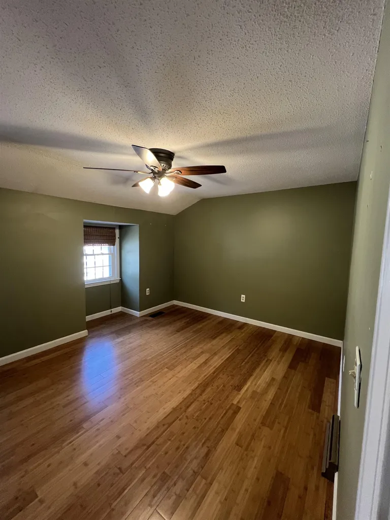 32 Cannongate Iii Road Nashua NH 03063
