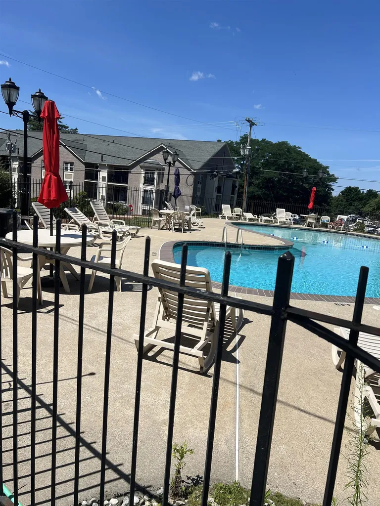 32 Cannongate Iii Road Nashua NH 03063