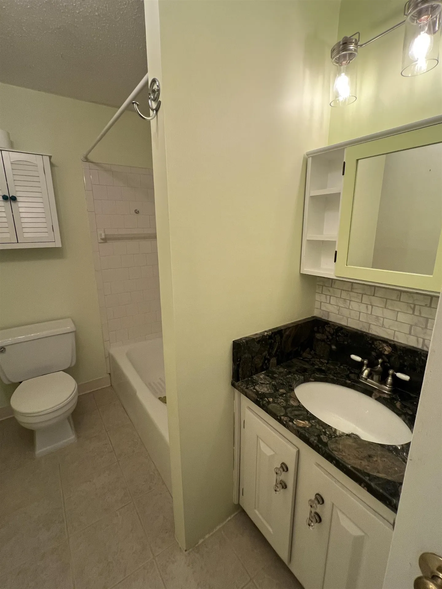 32 Cannongate Iii Road Nashua NH 03063