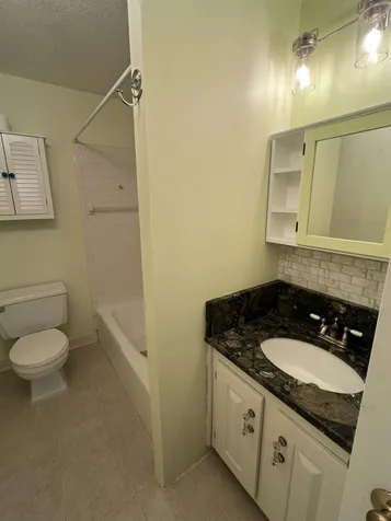 32 Cannongate Iii Road Nashua NH 03063
