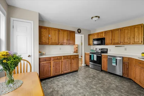 16 Clover Drive Essex VT 05452