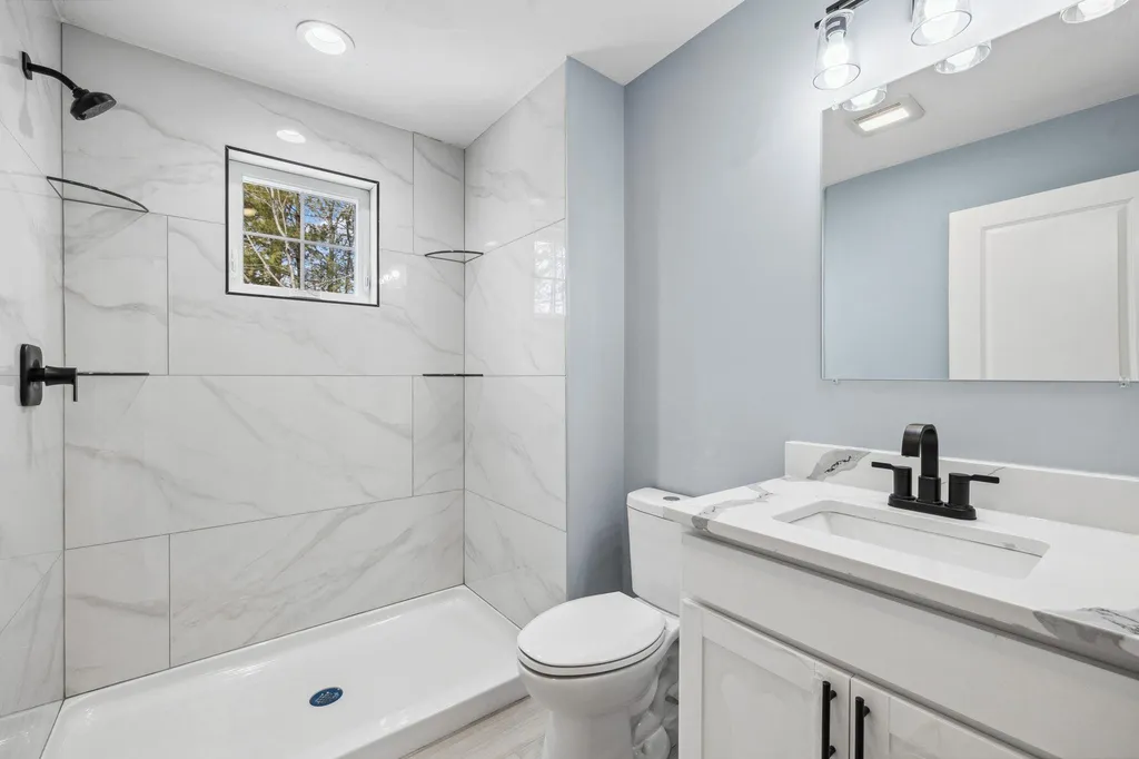 38 Bell Street Nashua NH 03064