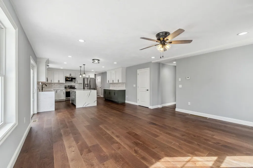 38 Bell Street Nashua NH 03064