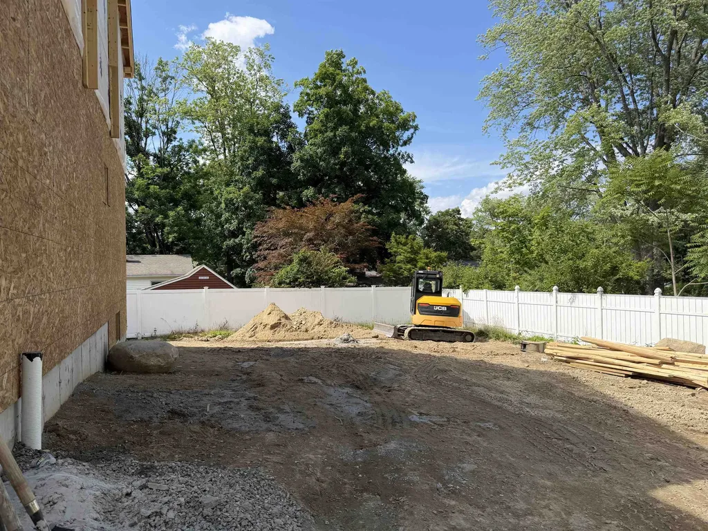 38 Bell Street Nashua NH 03064