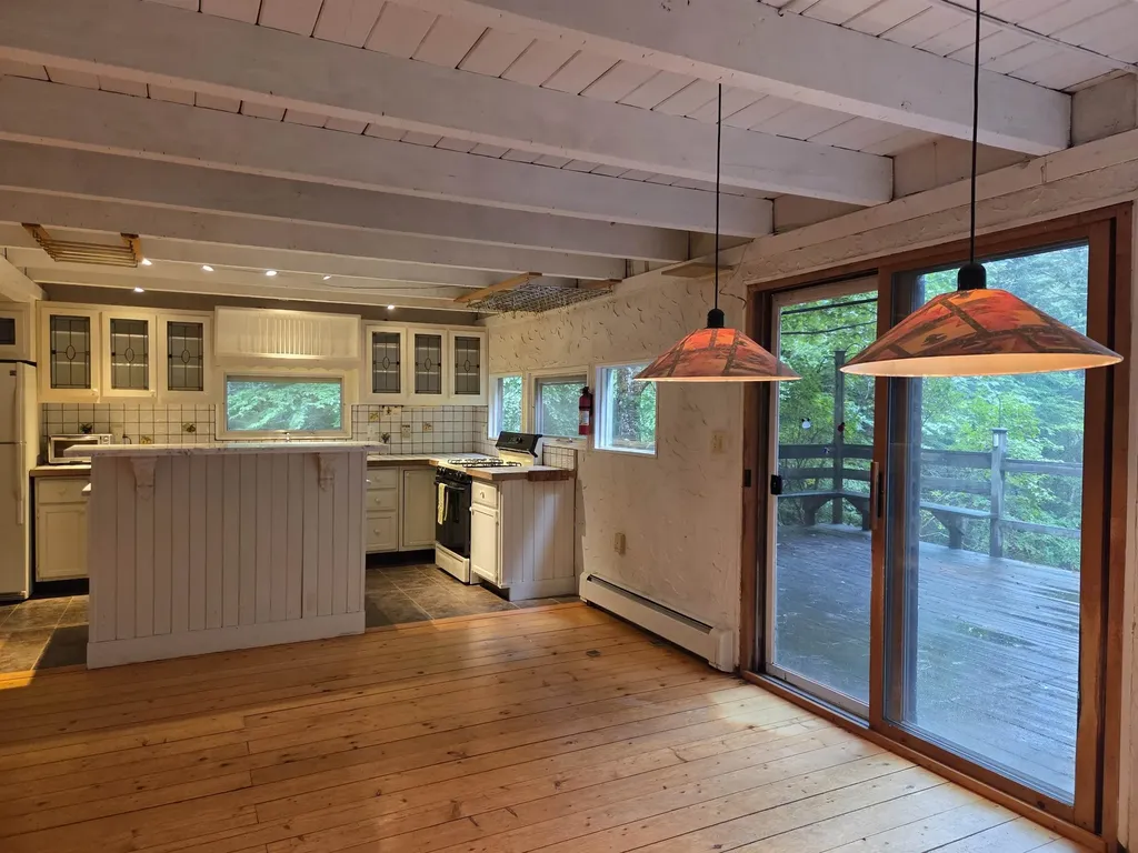 2 Tallwood Circle Londonderry VT 05148