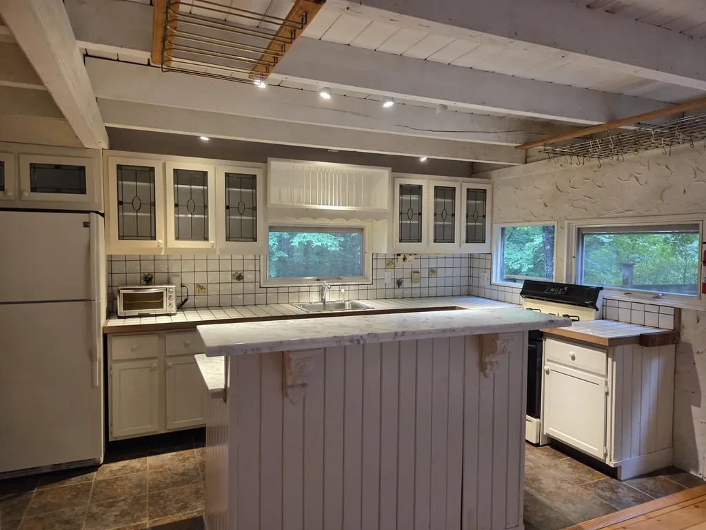 2 Tallwood Circle Londonderry VT 05148