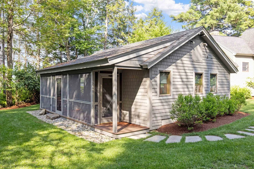 10 Edgewater Drive Moultonborough NH 03254