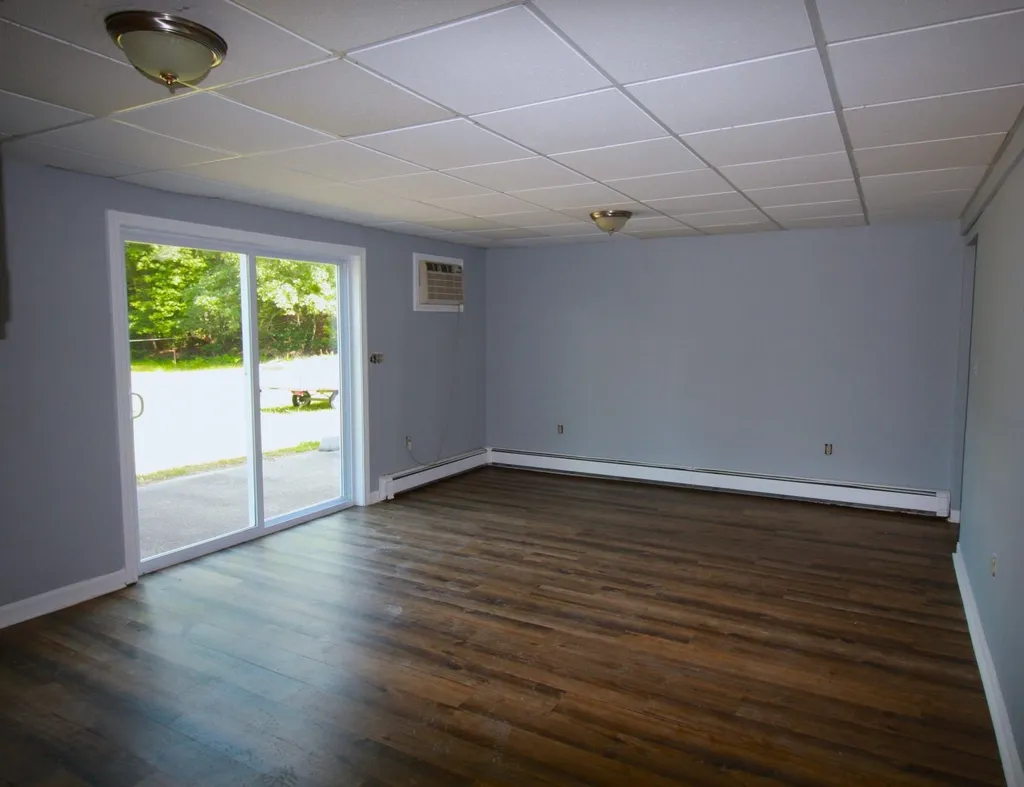 10 Sullivan Road Hudson NH 03051
