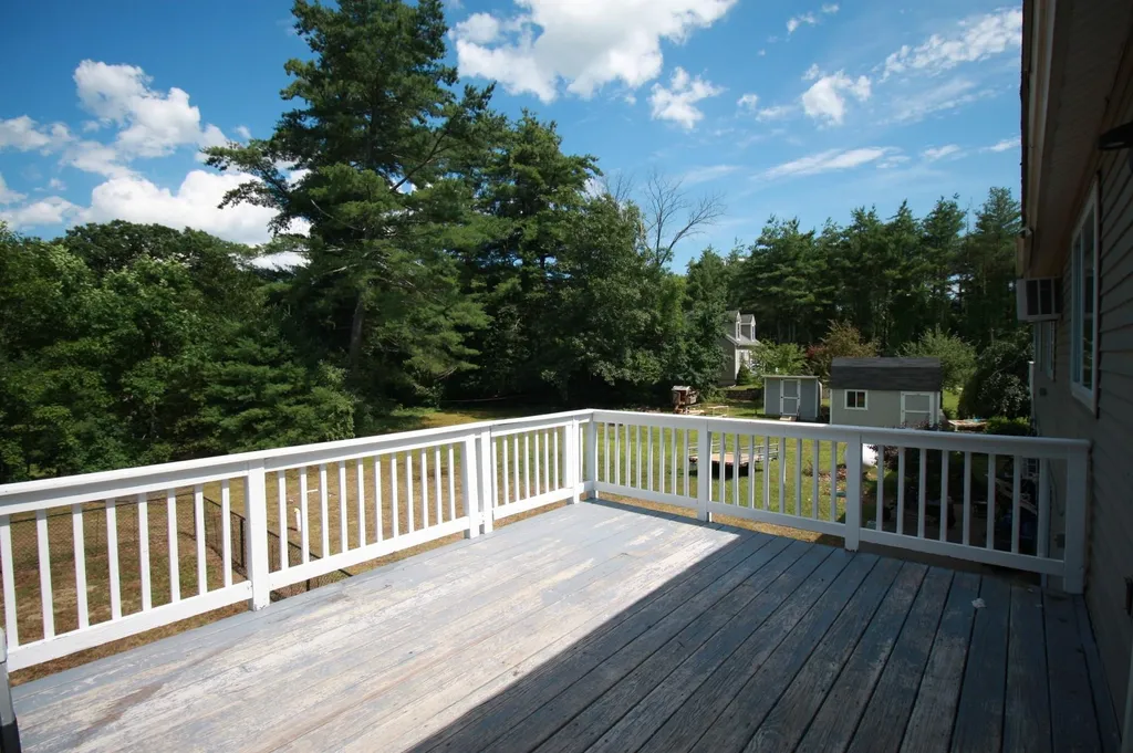 10 Sullivan Road Hudson NH 03051